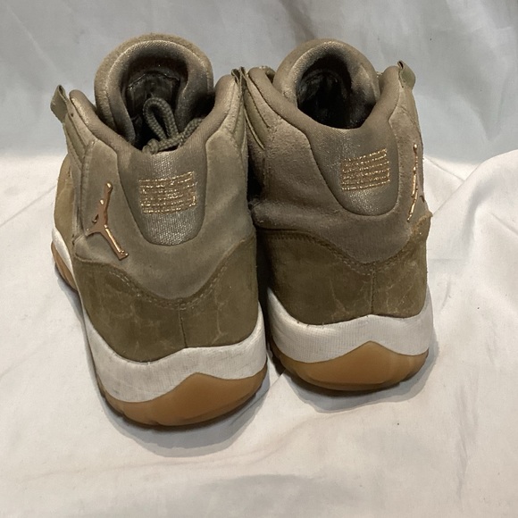 Nike Air Jordan 11 XI Retro - Picture 3 of 9